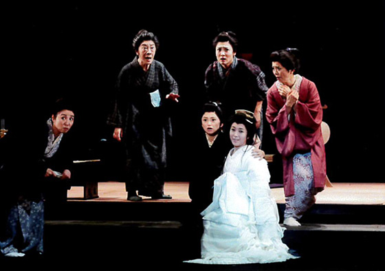 舞台「頭痛肩こり樋口一葉」