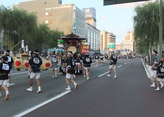 秋田竿燈(かんとう)まつり